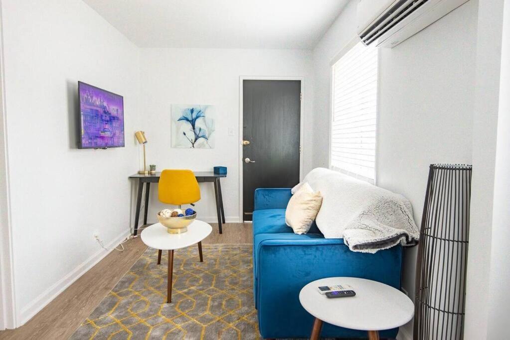 Apartment Vulcan's Hideout / Fully Equipped Kitchen / A2 Birmingham